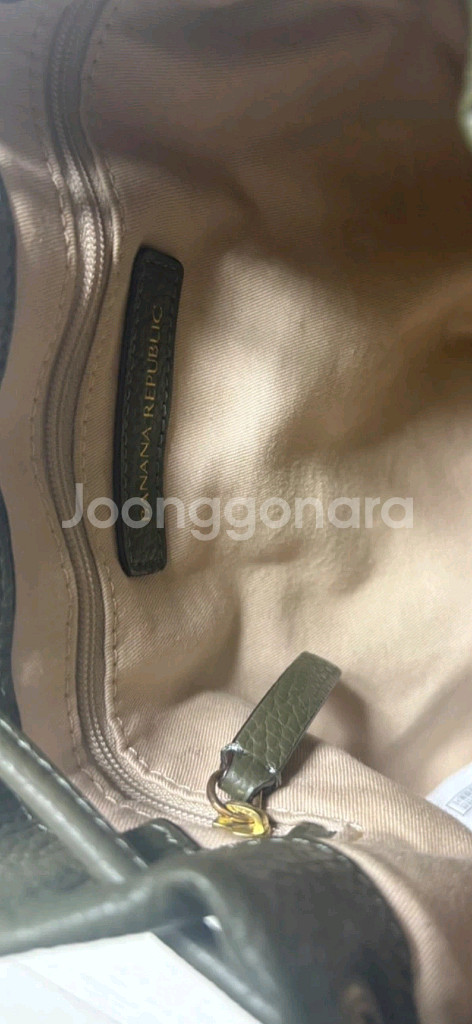 바나나리퍼블릭 올리브 가죽 버킷백--4