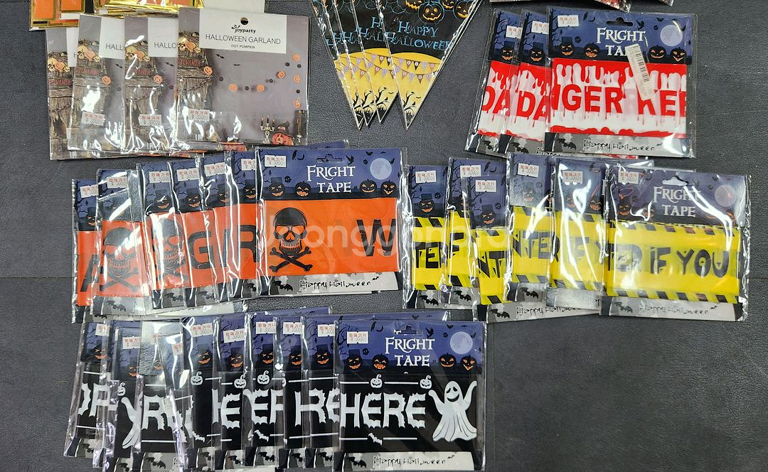 파티용품 매장 폐업으로 할로윈상품 저렴히 판매합니다--1