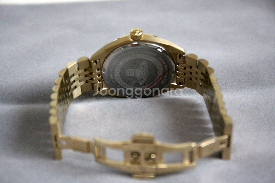 비비안웨스트우드 타임머신 금장 시계 39mm--3