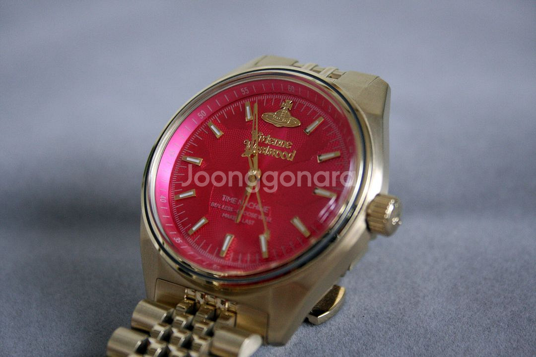 비비안웨스트우드 타임머신 금장 시계 39mm--6