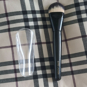 에스티로더 브러시