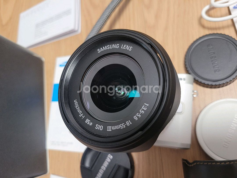삼성 nx300 바디 + 18-55mm III 렌즈--2