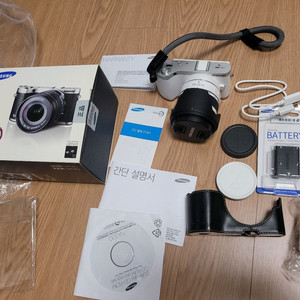 삼성 nx300 바디 + 18-55mm III 렌즈