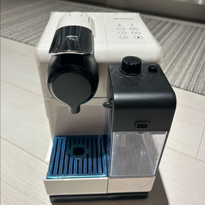 네스프레소 라티시마 터치 F511 이미지