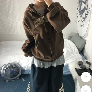 에이블리 남여공용 레터링 y2k 기모 후드집업 (새상품