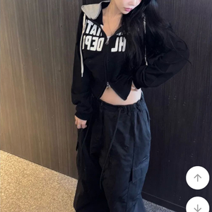 에이블리 배색 자수패치 힙 후드 집업 (새상품)