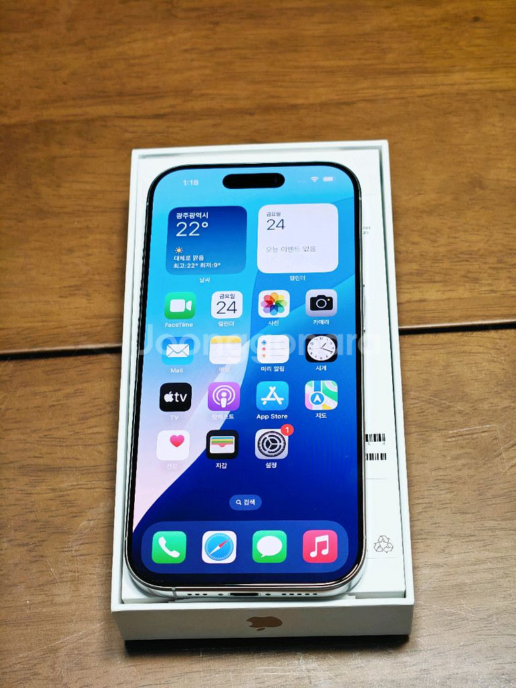 iOS 18 아이폰 16 프로 256기가 화이트 티타늄--0
