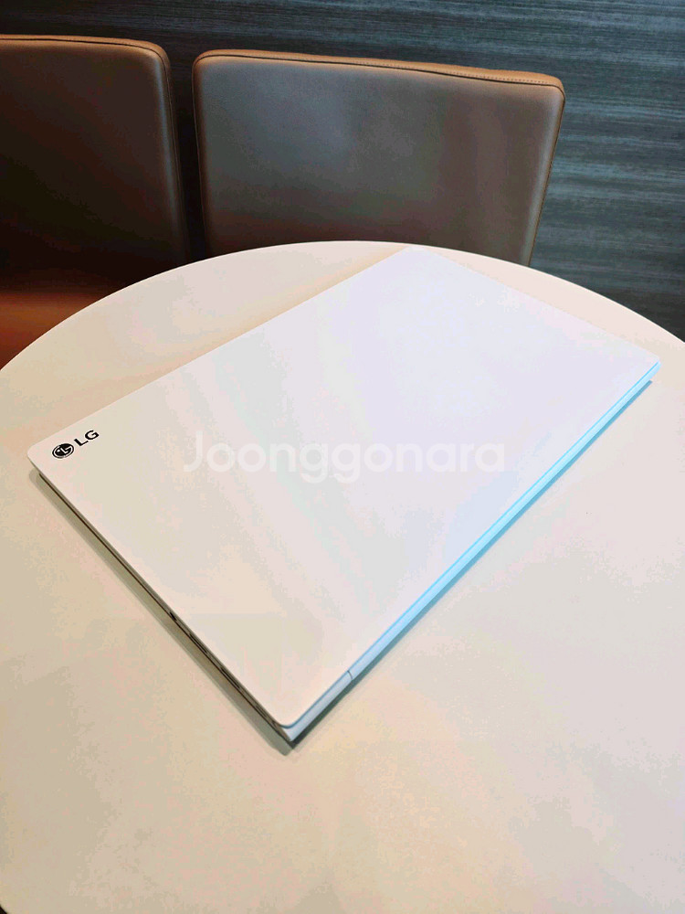 외관 깨끗한 15인치 LG 그램 초경량 노트북 팝니다.--2