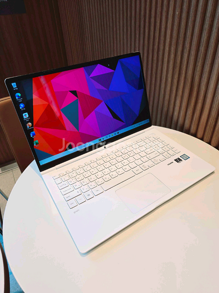 외관 깨끗한 15인치 LG 그램 초경량 노트북 팝니다.--6
