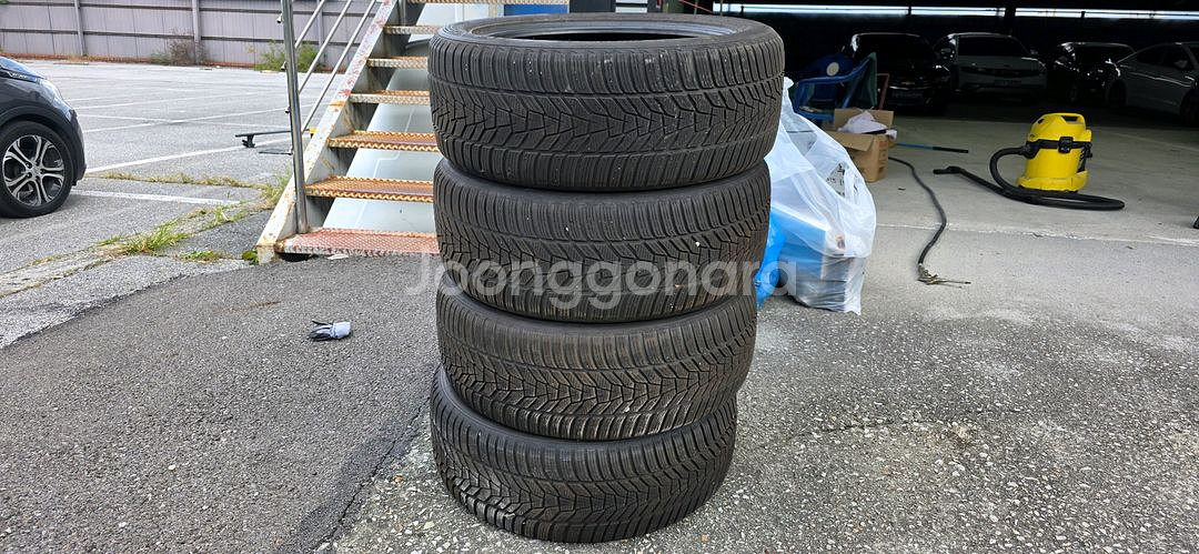 255 50 20 한대분 중고 윈터타이어 판매합니다--0
