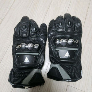 하자 있는 오토바이 장갑들 팝니다