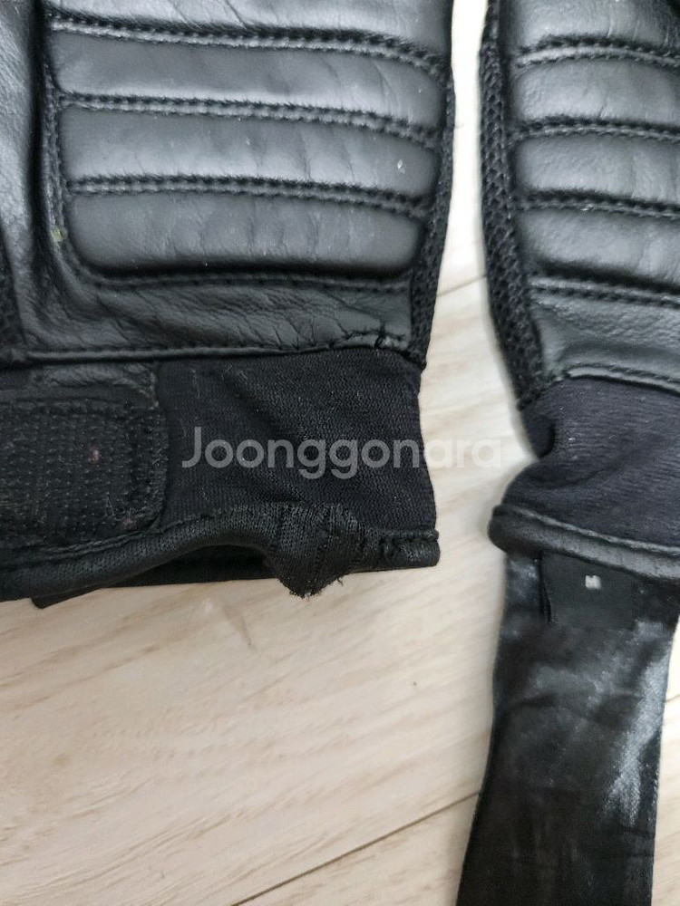 하자 있는 오토바이 장갑들 팝니다--6