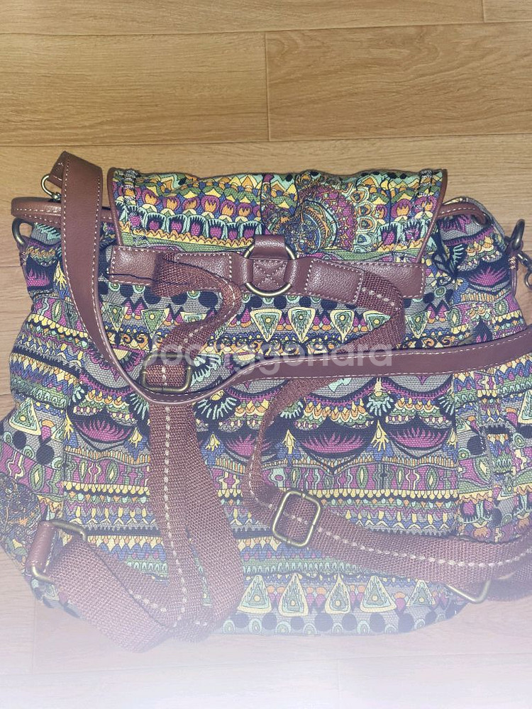 여성용 백팩 + 숄더백 가능. 팝니다.--1