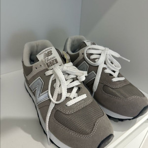 뉴발란스 574