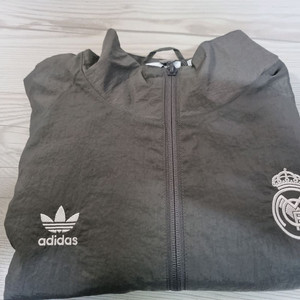 아디다스 레알 마드리드 트랙탑 바람막이 사이즈L