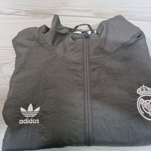 아디다스 레알 마드리드 트랙탑 바람막이 사이즈L