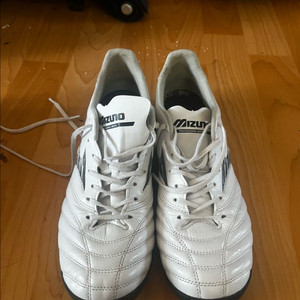 모렐리아 네오4 프로 풋살화