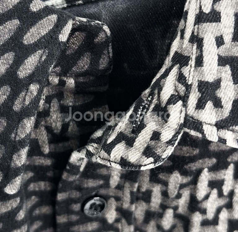 [XS] LV 루이비통 니고 자이언트 다미에 모노그램 플란넬 셔츠 블랙--4