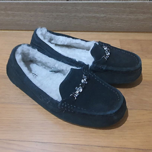 정품 어그 스웨이드 앤슬러 250사이즈