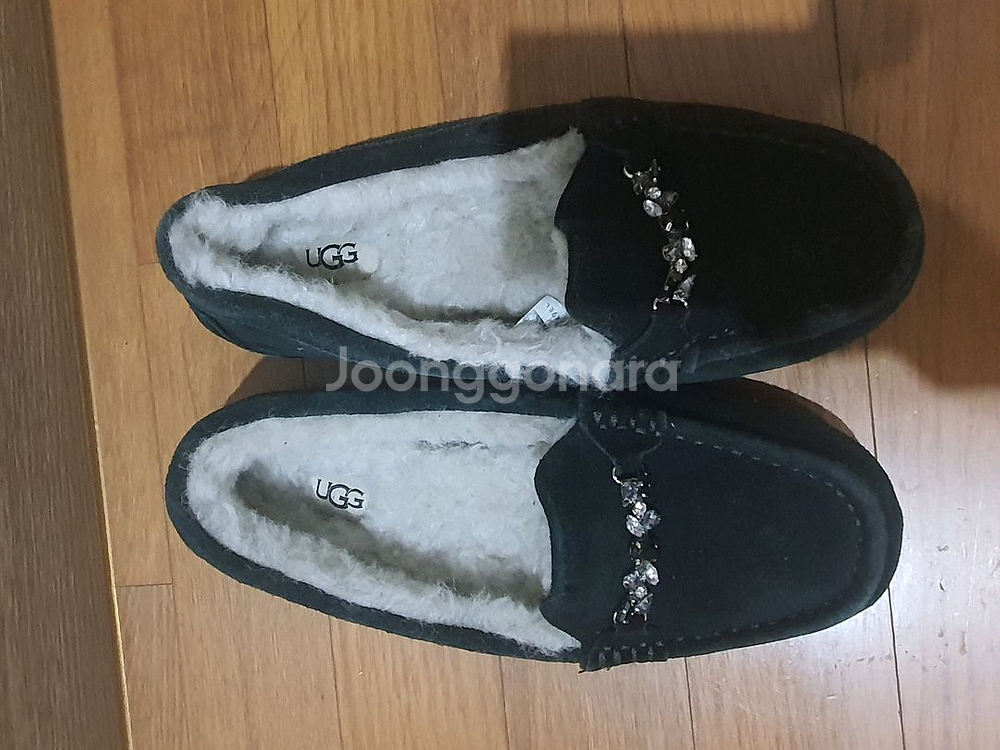 정품 어그 스웨이드 앤슬러 250사이즈--1