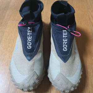 나이키 ACG 마운틴 플라이 고어텍스 카키 265