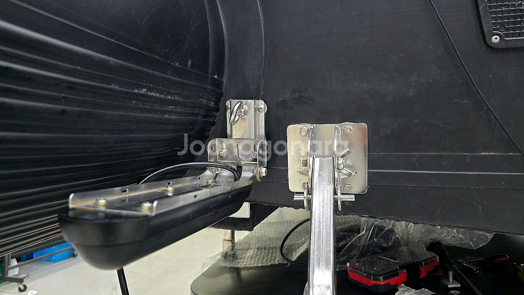 고무보트 어탐기 소나 슬라이딩 거치대 팝니다.--7