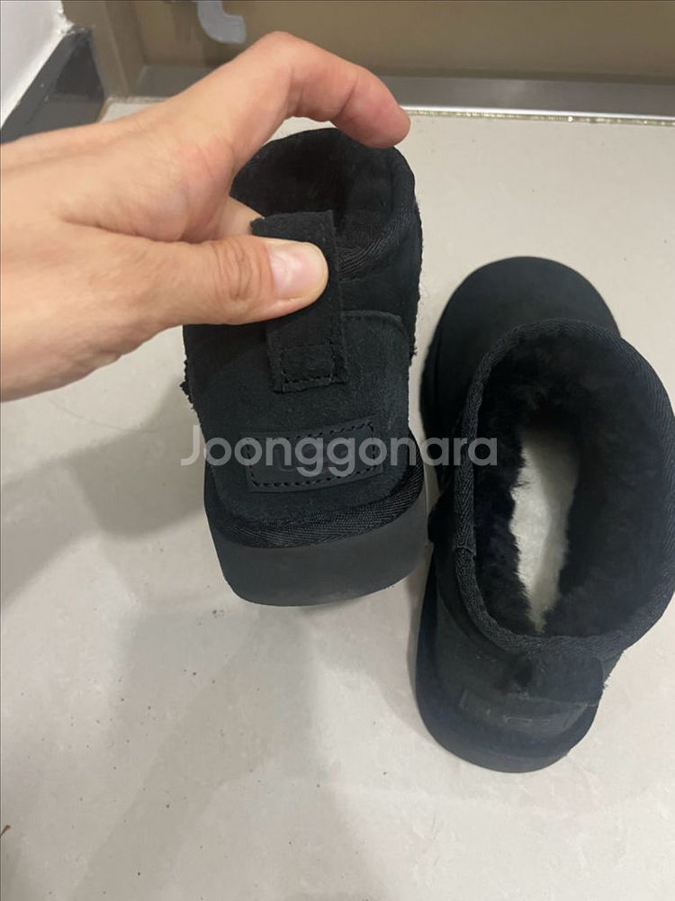 어그 울트라미니 블랙 7사이즈--2