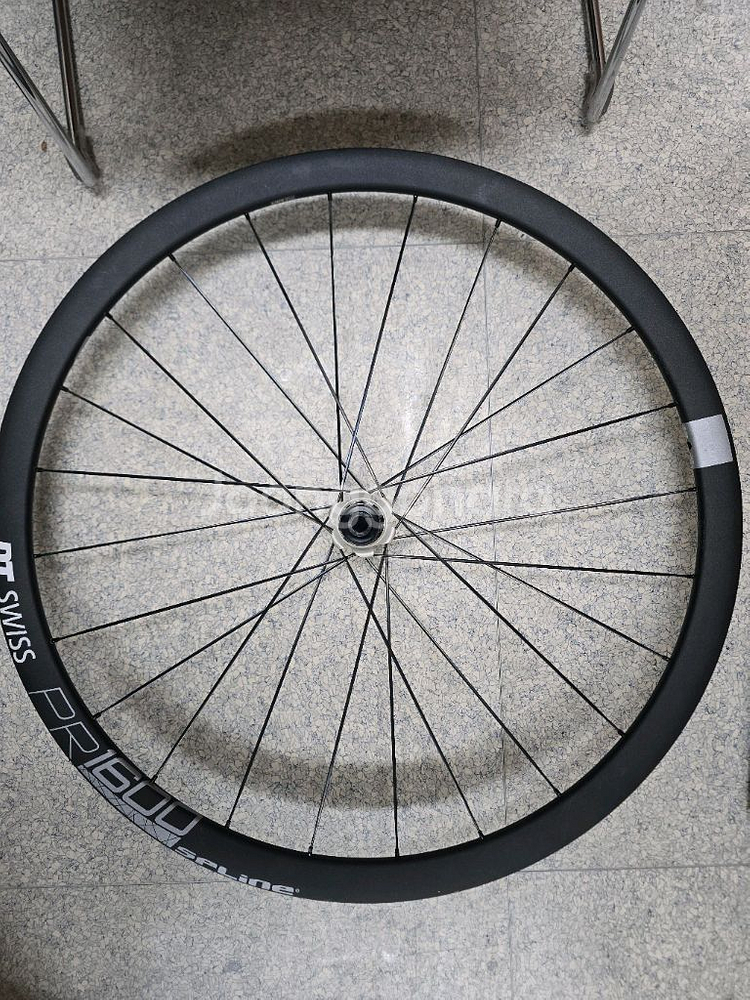 dt Swiss 경량 알루휠 팝니다.--0