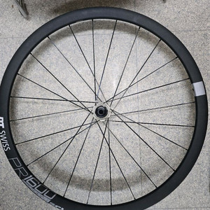 dt Swiss 경량 알루휠 팝니다.