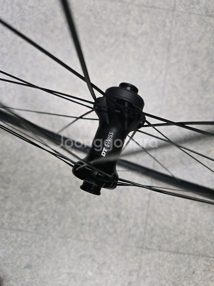 dt Swiss 경량 알루휠 팝니다.--3