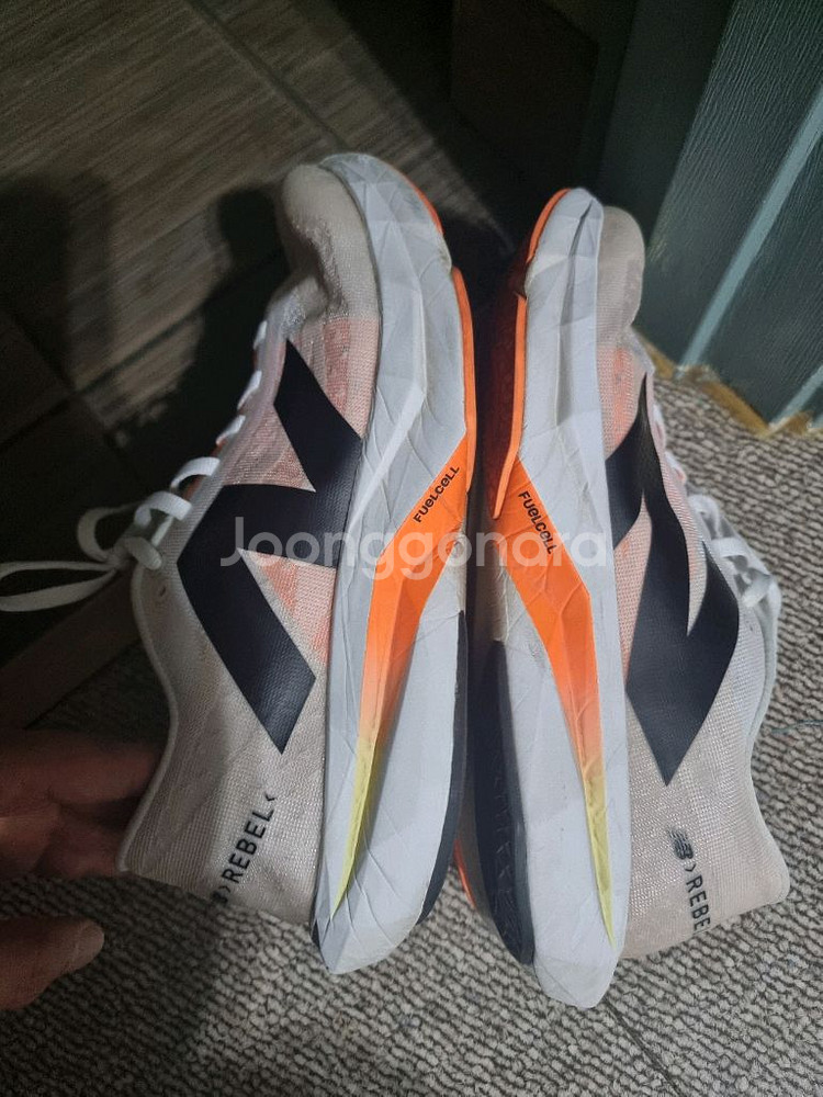 뉴발란스 퓨어셀 레벨4 265 2E 러닝화--1