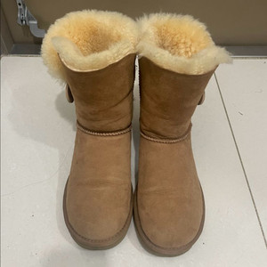 어그 베일리버튼 체스트넛 6사이즈