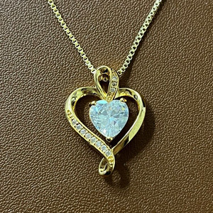 새제품 18k도금 하트모양 큐빅 목걸이