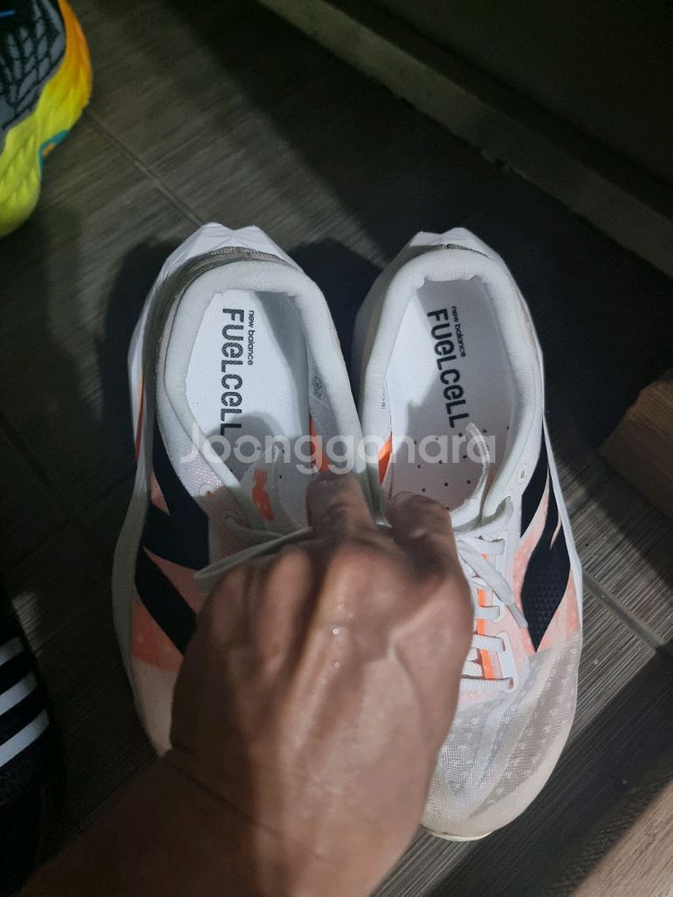 뉴발란스 퓨어셀 레벨4 265 2E 러닝화--4