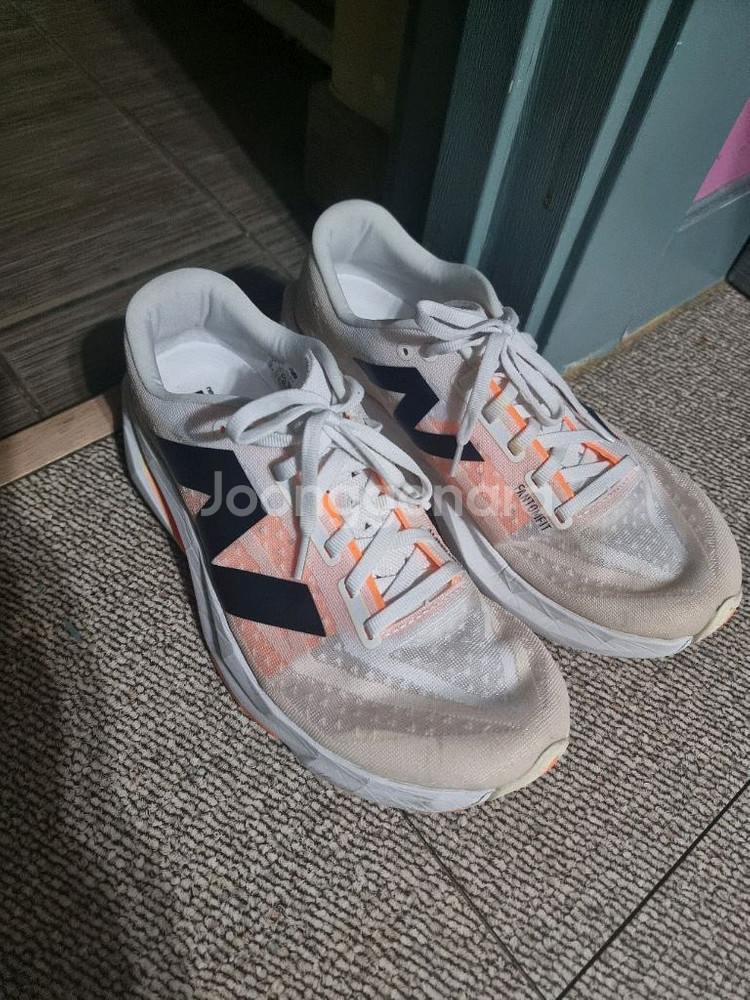 뉴발란스 퓨어셀 레벨4 265 2E 러닝화--5