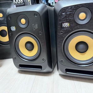 KRK V6 S4 스탠드 포함. 모니터링 스피커