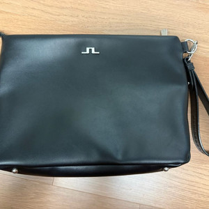 제이린드버그 클러치 판매합니다.