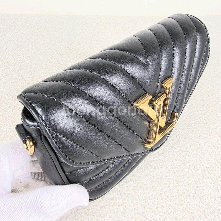 루이비통 크로스백 뉴웨이브 멀티 포쉐트--3