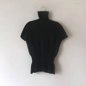 모스키노 레이스 터틀넥 반팔 니트 블랙 40사이즈