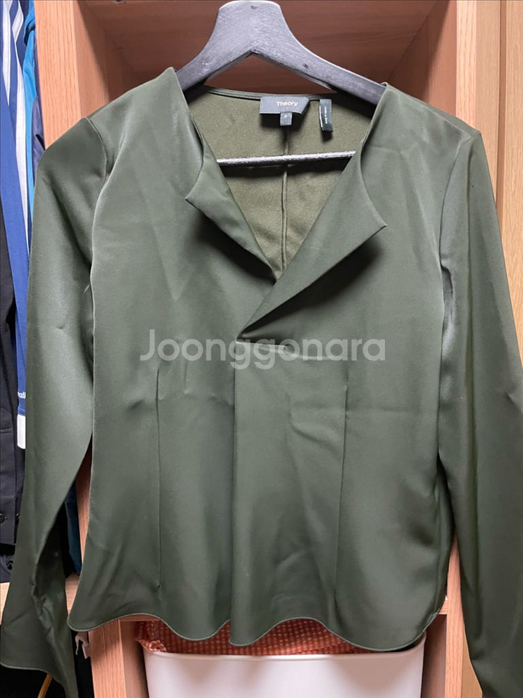 띠어리 폴드 오버랩 블라우스--1