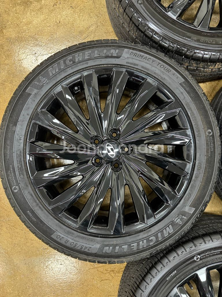 더뉴팰리세이드 20인치 순정휠타이어 팝니다--3