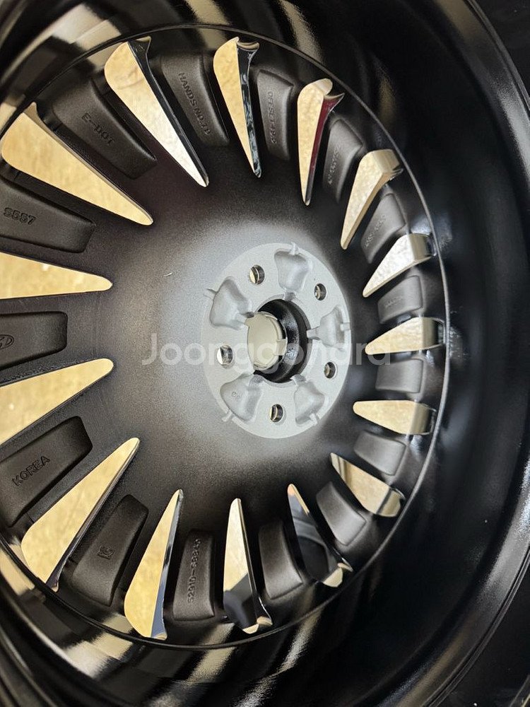 더뉴팰리세이드 20인치 순정휠타이어 팝니다--6