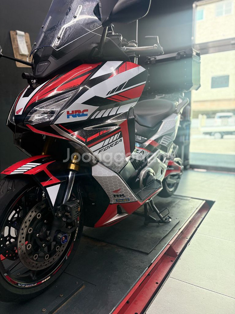 혼다 포르자750--0