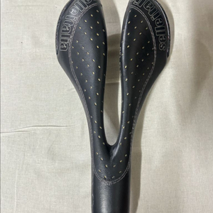 셀레 gel flow 카본 안장