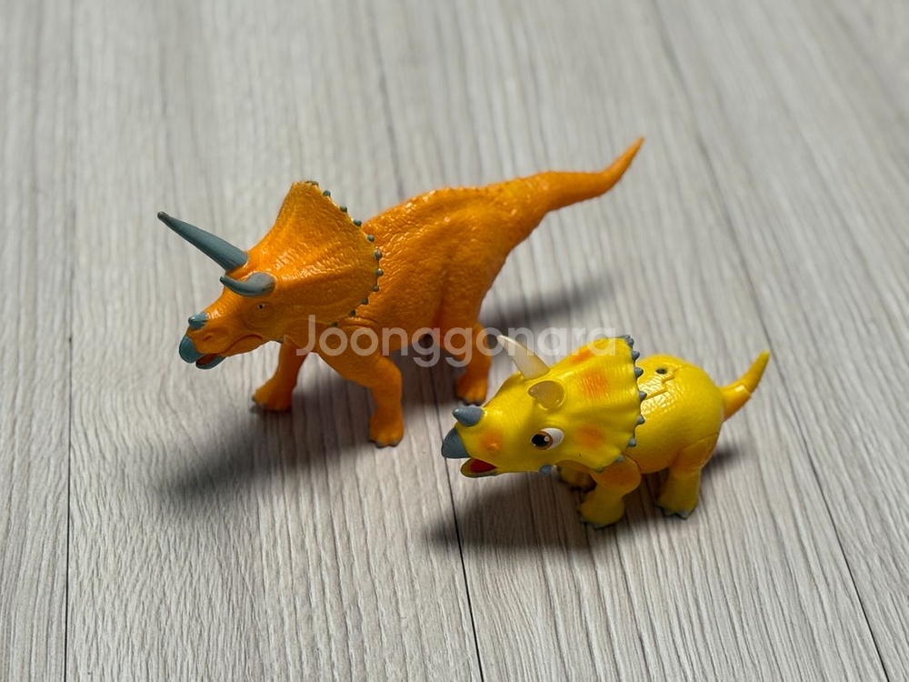 공룡메카드 액션피규어 트리케라톱스 + 트리케라--1