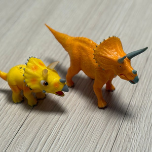 공룡메카드 액션피규어 트리케라톱스 + 트리케라