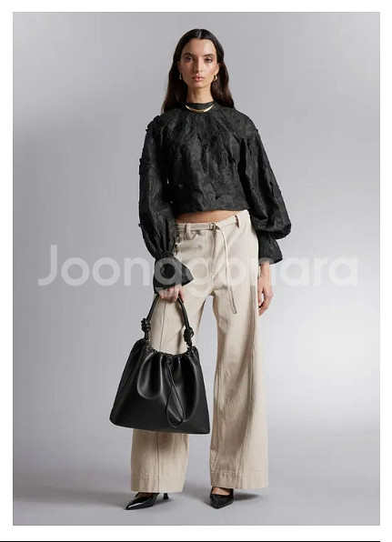 앤아더스토리즈 린넨 크롭 볼륨소매 블라우스 eur 36--0