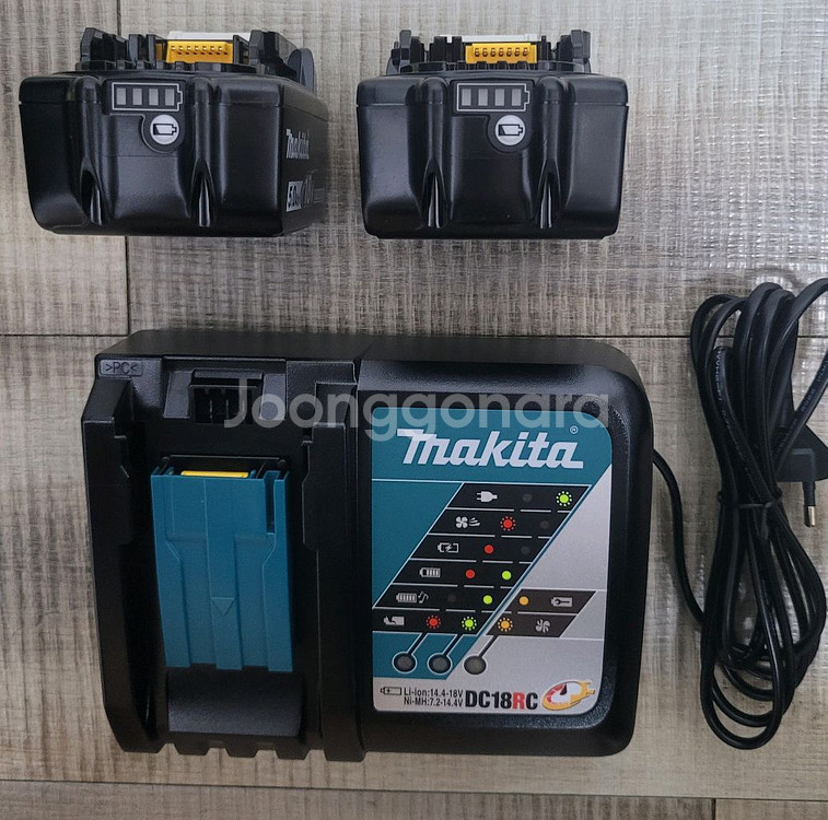 마끼다 5.0배터리 2개 + 충전기 미사용 새제품 판매--3