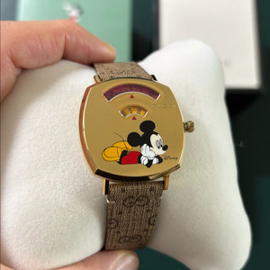 구찌 x 디즈니 콜라보 미키 시계