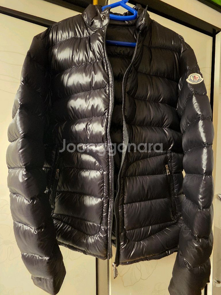 몽클레어 경량패딩 택달린 새상품 사이즈 100--0